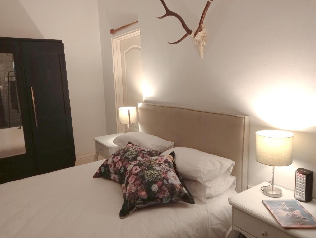 Rouana Guest Farm Hotel สเตลเลนบอช ภายนอก รูปภาพ