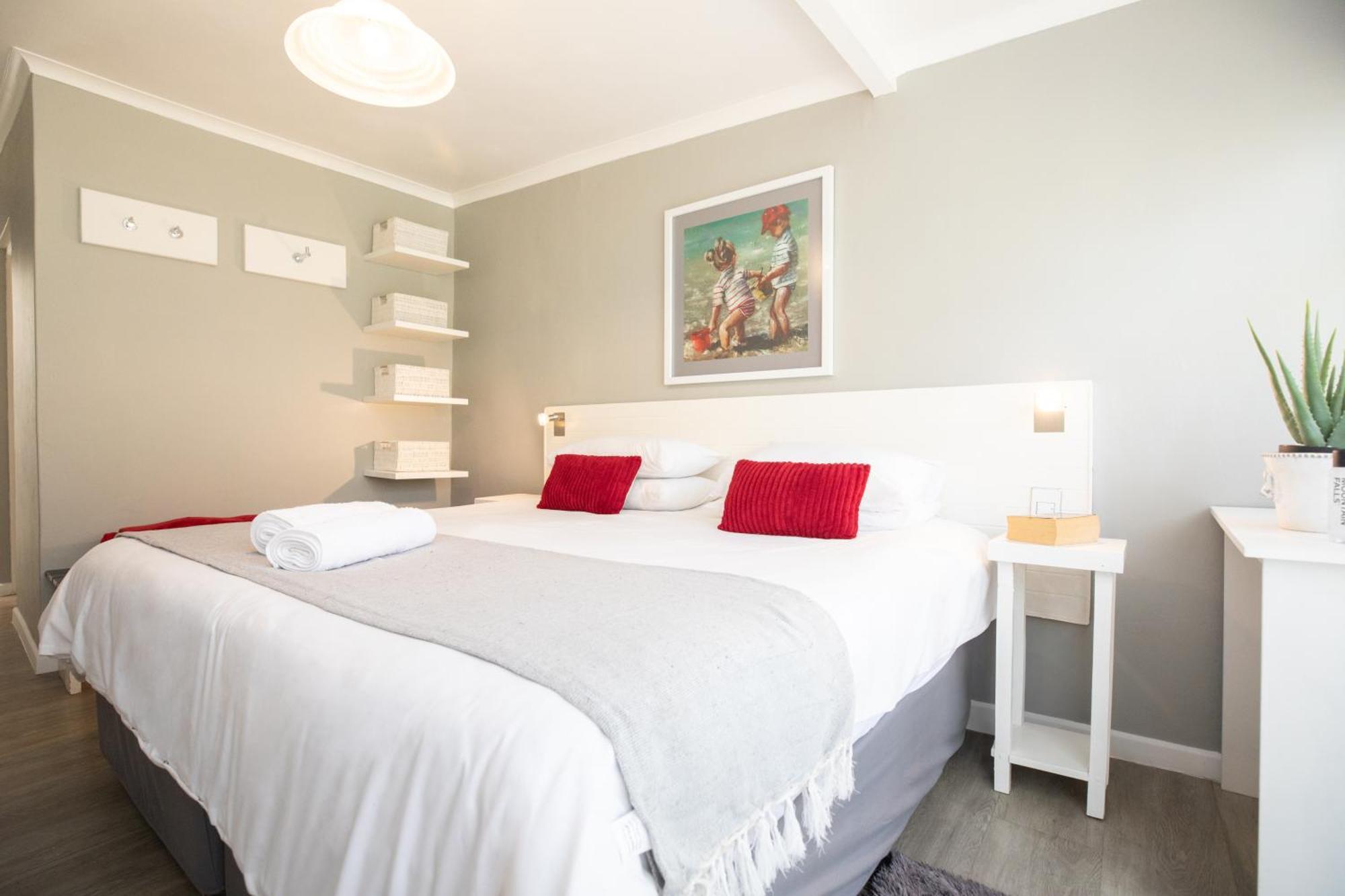 Rouana Guest Farm Hotel สเตลเลนบอช ภายนอก รูปภาพ