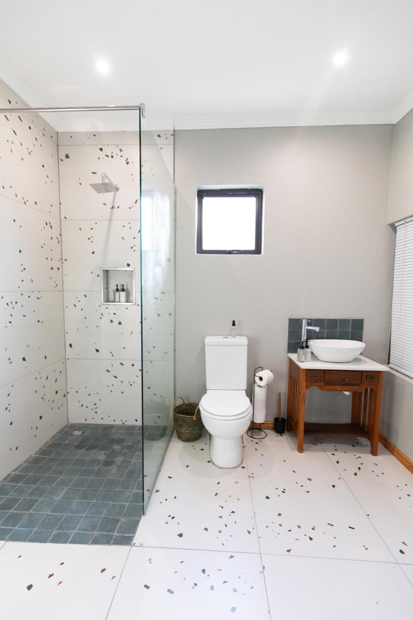 Rouana Guest Farm Hotel สเตลเลนบอช ภายนอก รูปภาพ