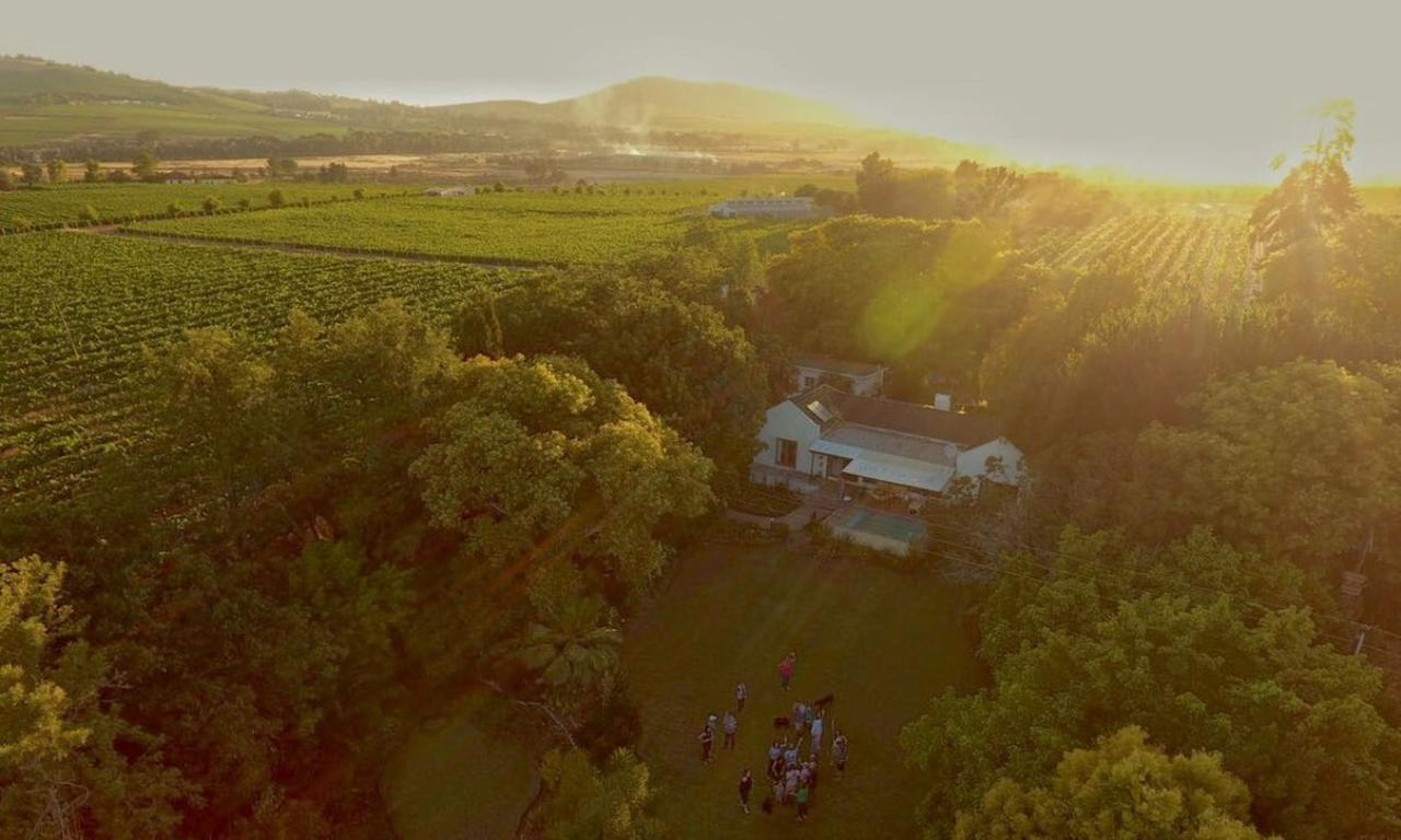 Rouana Guest Farm Hotel สเตลเลนบอช ภายนอก รูปภาพ